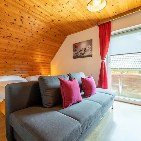 - Pichlerhof Apartment *